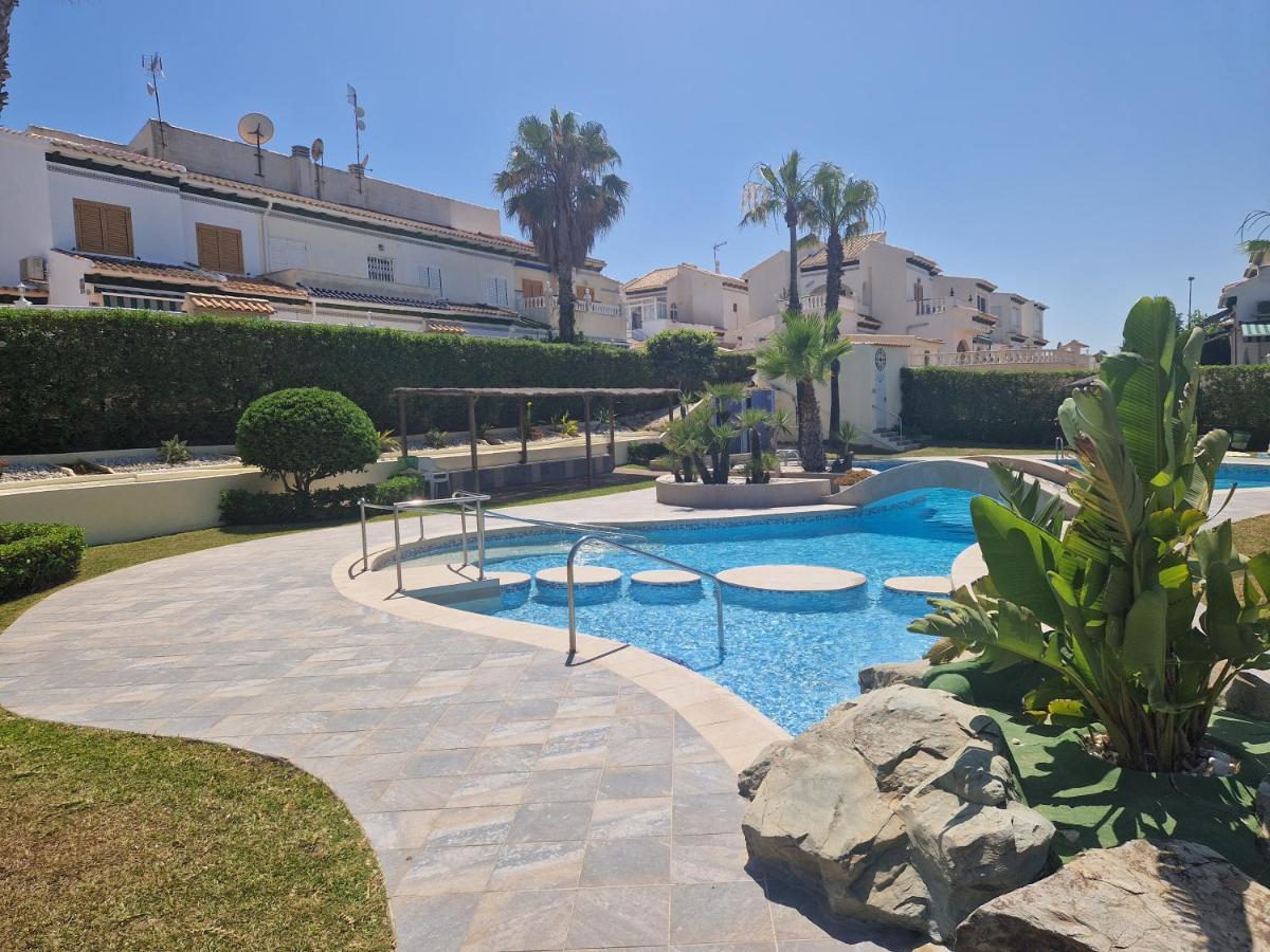 Lovely Apartment Near The Beach In Sunny La Mata Torrevieja Extérieur photo